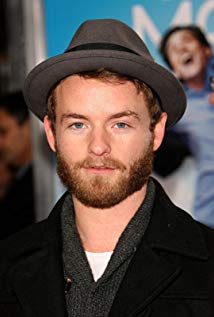 How tall is Christopher Masterson?